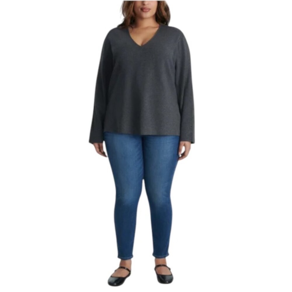 XL: 🩶Splendid Soft V-Neck Sweater